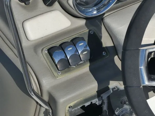 Slide: The Image of Crownline Boats Eclipse E215 XS 2023 - 17