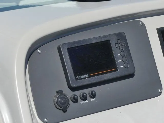 Slide: The Image of Robalo R207 Dual Console 2023 - 20