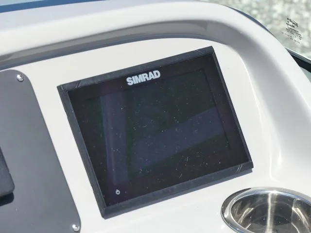 Slide: The Image of Robalo R207 Dual Console 2023 - 21