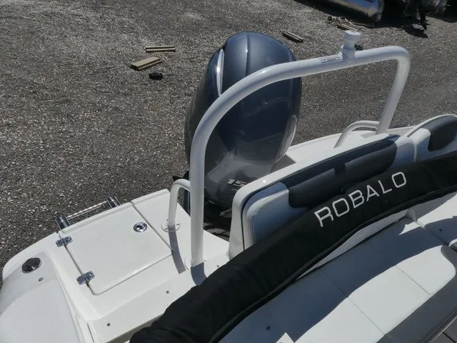 Slide: The Image of Robalo R207 Dual Console 2023 - 25