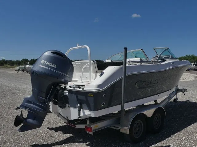 Slide: The Image of Robalo R207 Dual Console 2023 - 5