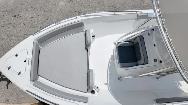 Slide: The Image of ALK 2 Powerboats 22CRX 2025 - 6