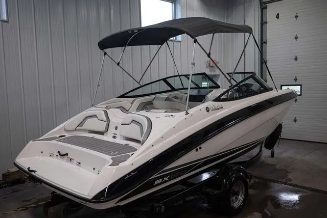 Slide: The Image of Yamaha SX190 2018 - 3