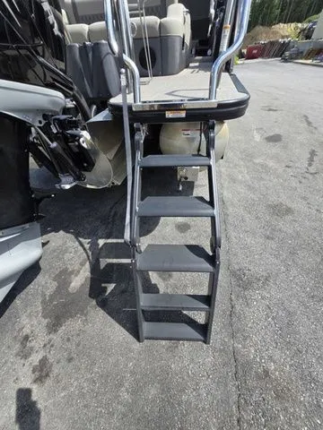 Slide: The Image of Barletta L23UCA 2023 - 10