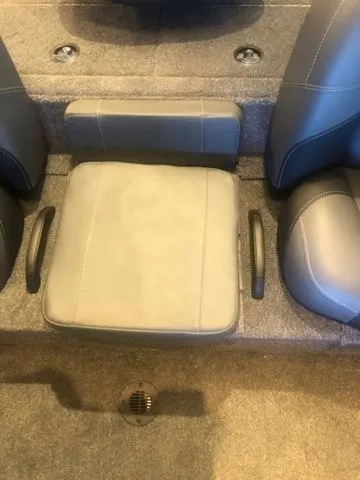 Slide: The Image of Tracker Pro Team 195 TXW 2026 - 15