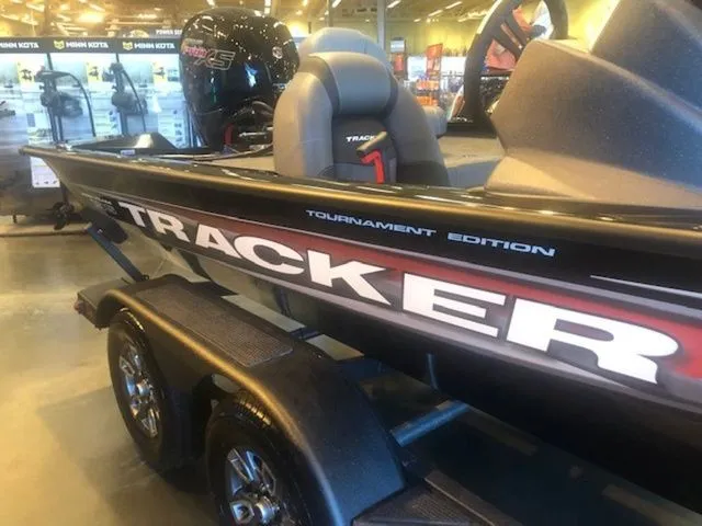 Slide: The Image of Tracker Pro Team 195 TXW 2026 - 25