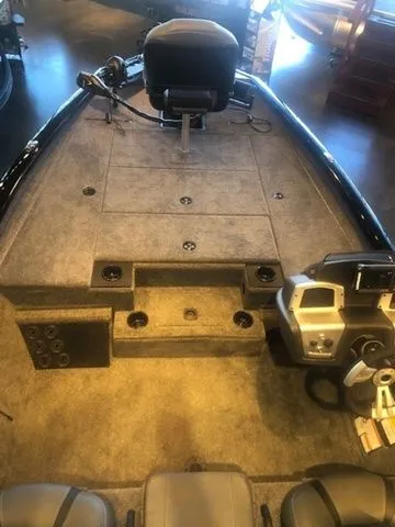 Slide: The Image of Tracker Pro Team 195 TXW 2026 - 32