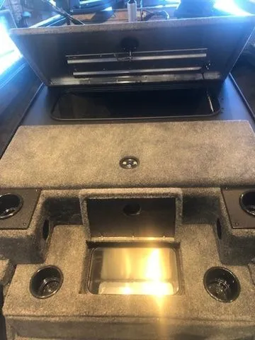 Slide: The Image of Tracker Pro Team 195 TXW 2026 - 40