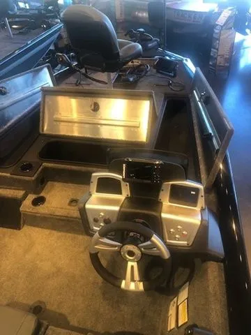 Slide: The Image of Tracker Pro Team 195 TXW 2026 - 43