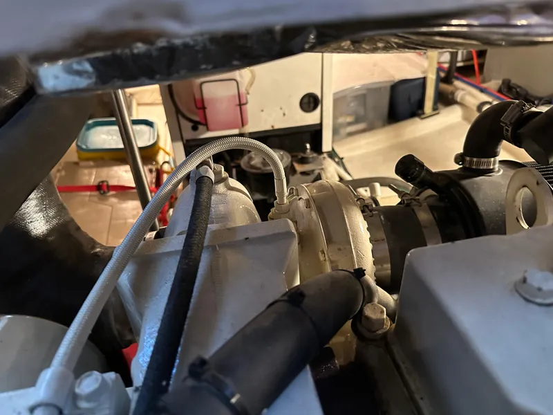 Slide: The Image of Interior of 2001 Cherubini Independence 45 yacht with cozy seating and elegant decor. - 9