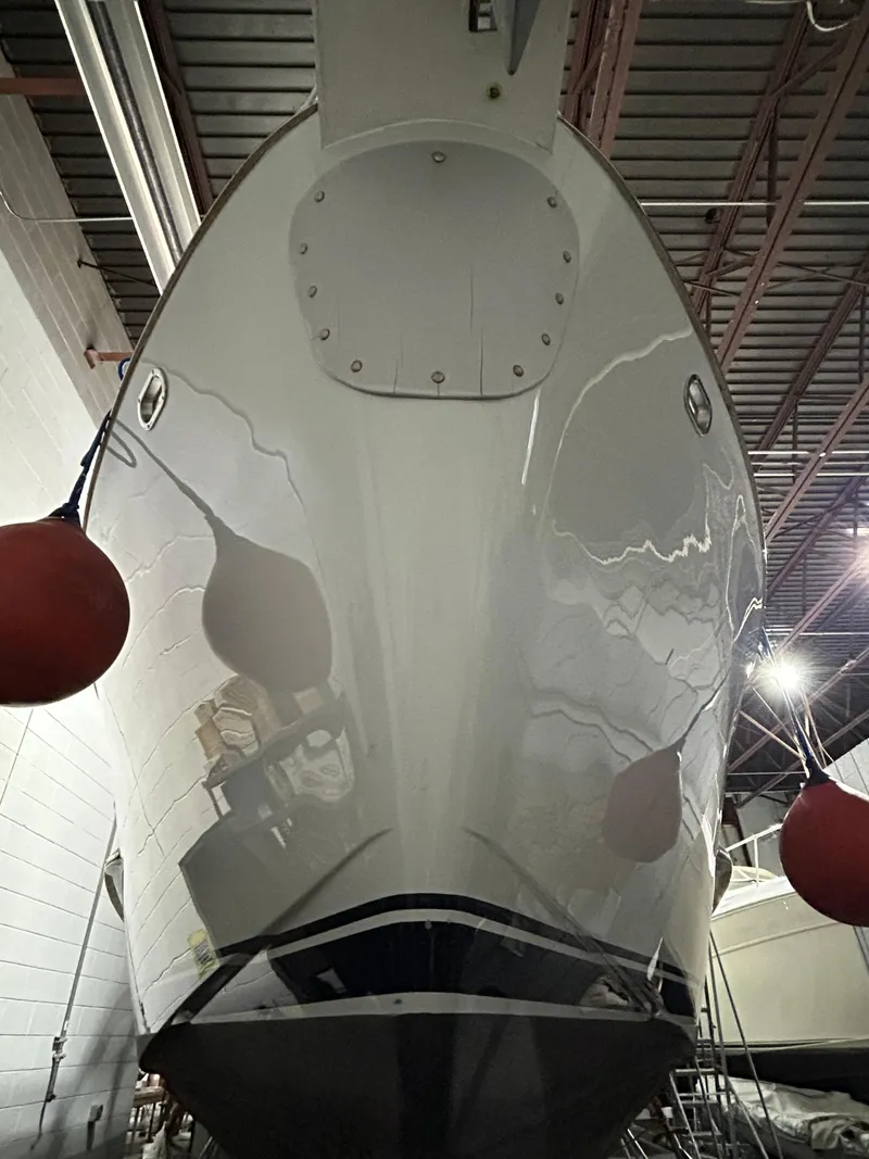 Slide: The Image of Light Gray Painted Hull Color - 91