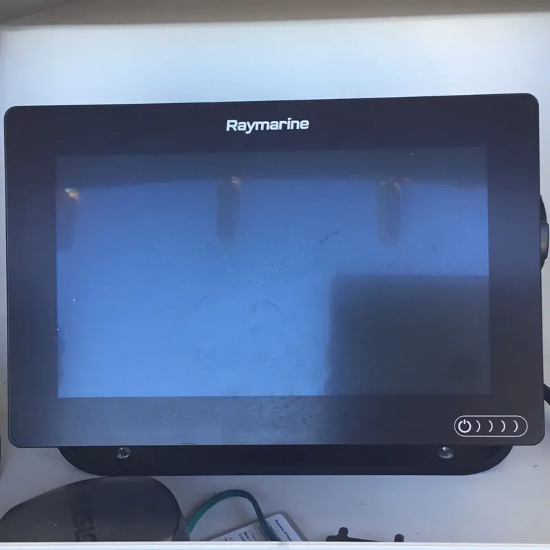 Slide: The Image of Century 3200 Center Console 2004 - 34