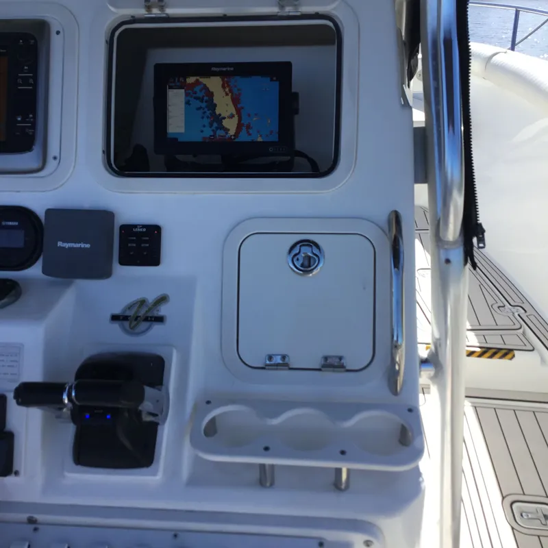 Slide: The Image of Century 3200 Center Console 2004 - 38