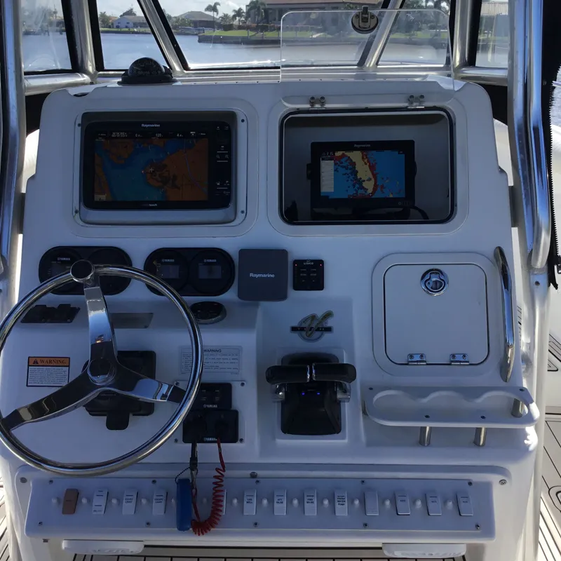 Slide: The Image of Century 3200 Center Console 2004 - 41