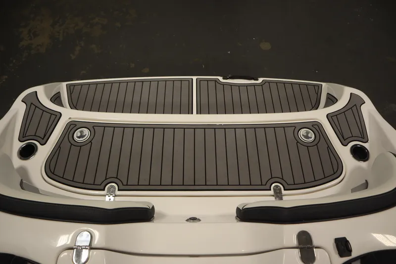 Slide: The Image of 2018 Yamaha Boats AR195 swim platform with sleek, modern design and durable materials. - 44