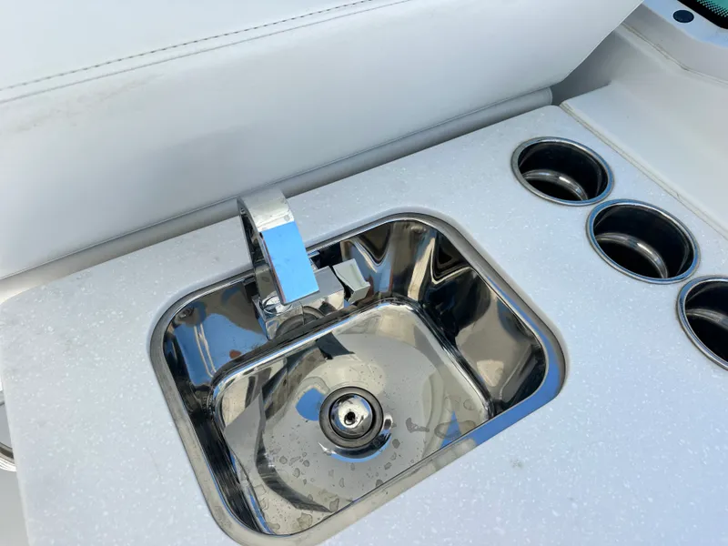 Slide: The Image of Blackfin 272 DC 2023 - 10