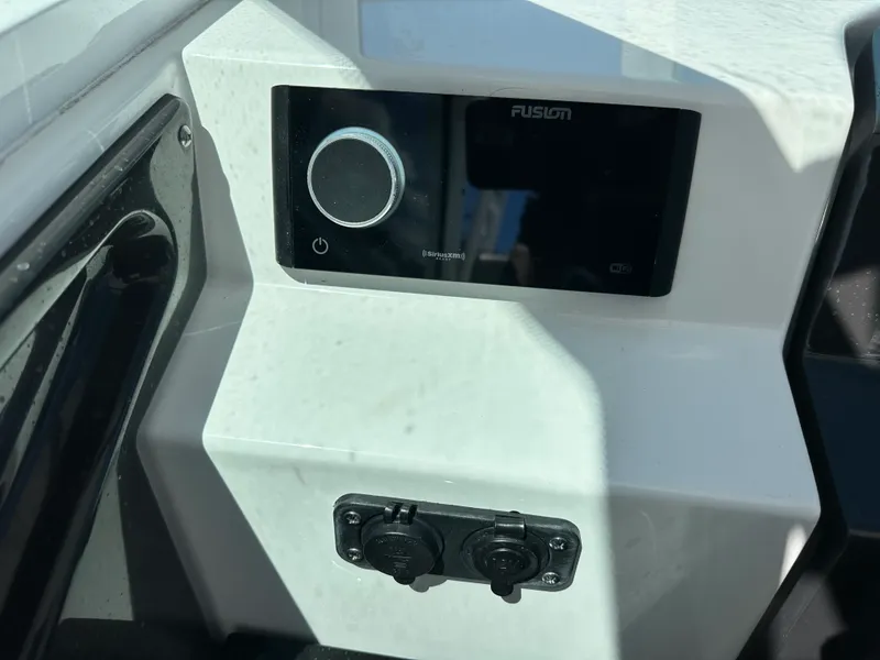 Slide: The Image of Blackfin 272 DC 2023 - 13