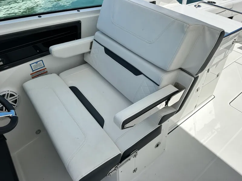 Slide: The Image of Blackfin 272 DC 2023 - 35