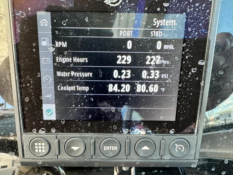 Slide: The Image of Blackfin 272 DC 2023 - 9