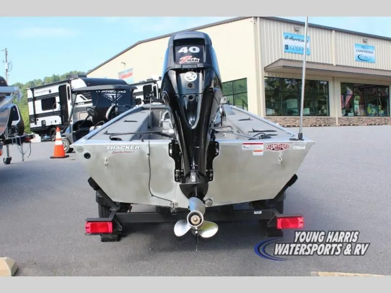 Slide: The Image of Tracker Panfish 16 2017 - 4