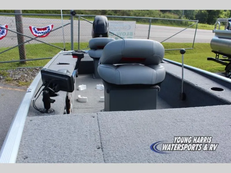 Slide: The Image of Tracker Panfish 16 2017 - 6