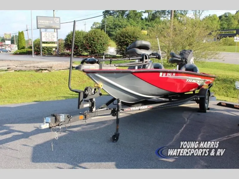 Slide: The Image of Tracker 190TE 2022 - 3