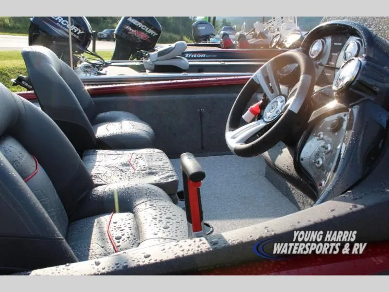 Slide: The Image of Tracker 190TE 2022 - 5