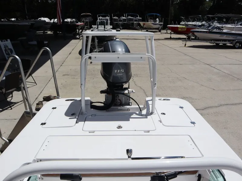 Slide: The Image of Action Craft 17 FLYFISHER 2026 - 14