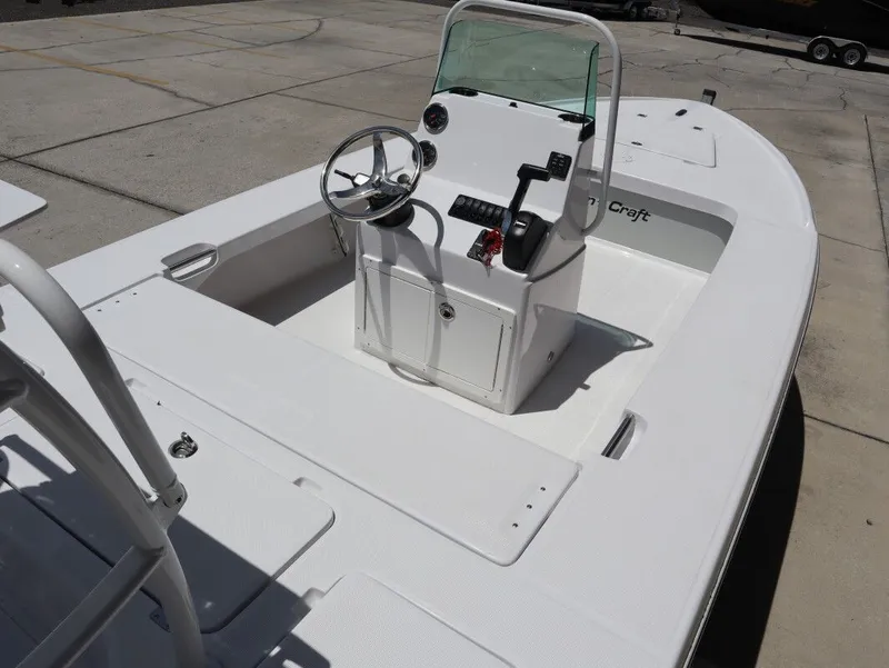 Slide: The Image of Action Craft 17 FLYFISHER 2026 - 9