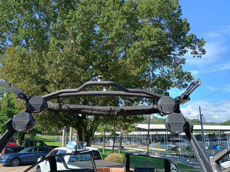 Slide: The Image of Malibu Wakesetter 25 LSV 2022 - 6