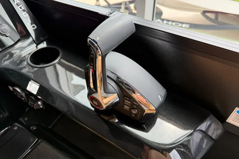 Slide: The Image of Control lever of 2025 Viaggio Lago X-D boat, featuring sleek design and modern controls. - 8