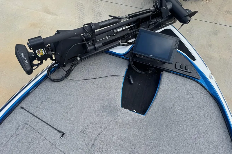 Slide: The Image of 2023 Nitro Z17 boat deck with Garmin fishfinder and trolling motor. - 6