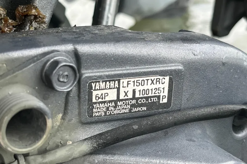 Slide: The Image of Close-up of Yamaha LF150TXRC engine label on 2004 Grady-White Gulfstream 232 boat. - 40