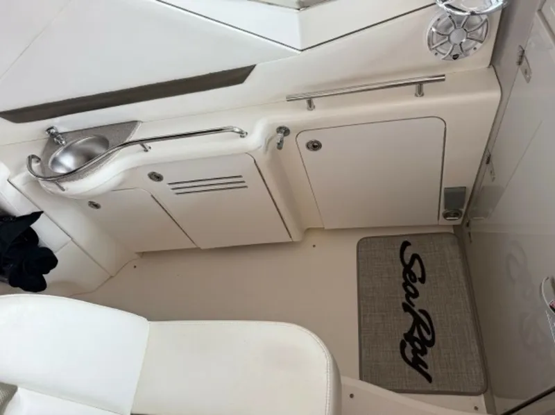 Slide: The Image of Sea Ray 38 Sea Ray 2006 - 10