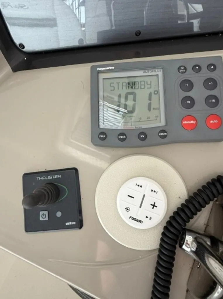 Slide: The Image of Sea Ray 38 Sea Ray 2006 - 6