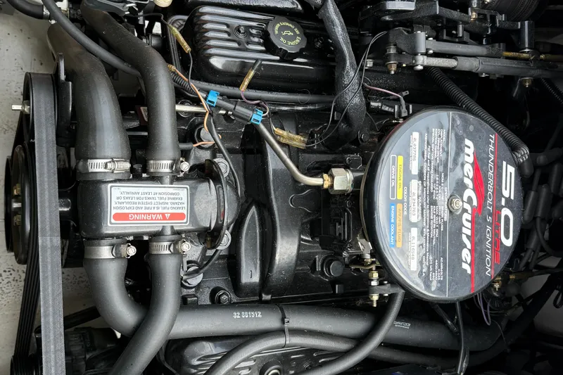 Slide: The Image of Engine of a 1998 Sea Ray 190 Bow Rider with MerCruiser 5.0L Thunderbolt ignition. - 14