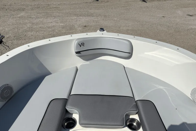 Slide: The Image of Bayliner VR4 Bowrider I/O 2021 - 13