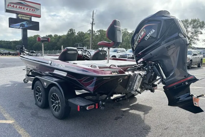 Slide: The Image of 2026 Phoenix 721 ZXL boat with Yamaha engine at Palmetto Boat Center. - 6