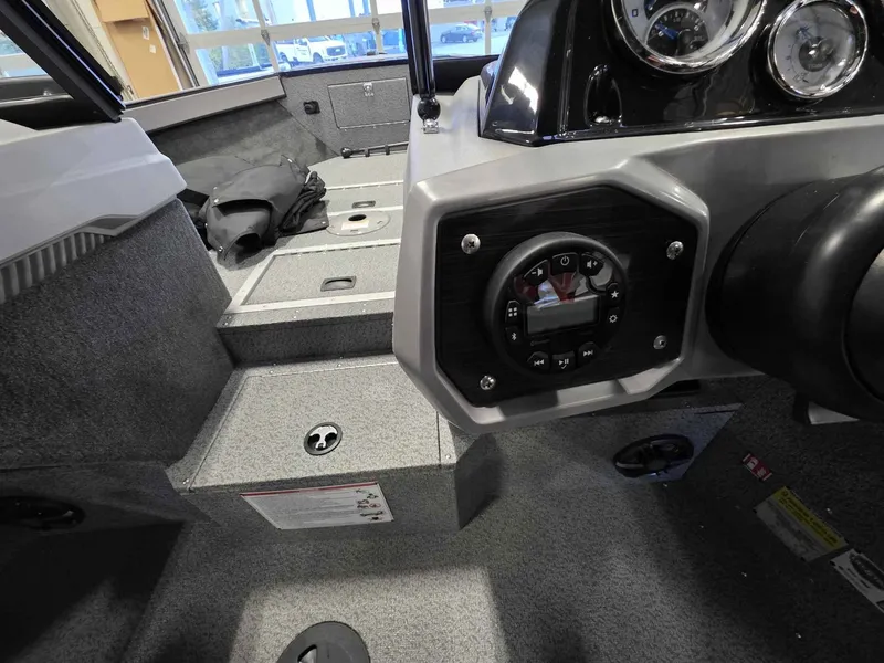 Slide: The Image of Starcraft Fishmaster 196 2026 - 13