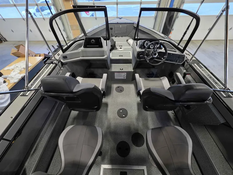 Slide: The Image of Starcraft Fishmaster 196 2026 - 4