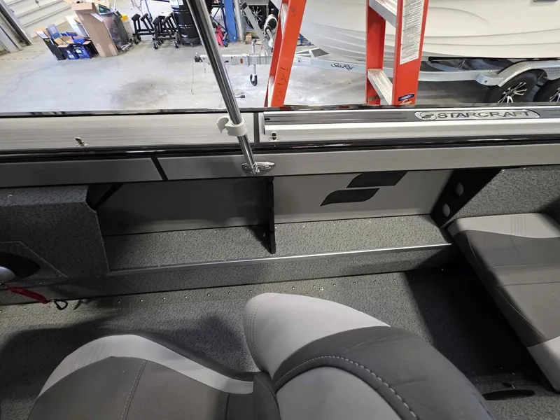 Slide: The Image of Starcraft Fishmaster 196 2026 - 9