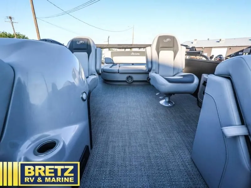 Slide: The Image of Aria A22UC 2025 - 14