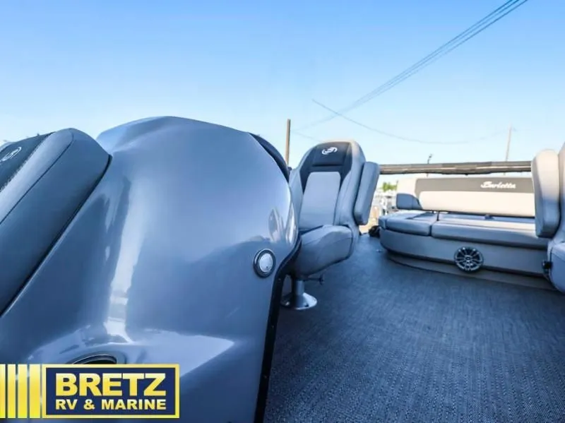 Slide: The Image of Aria A22UC 2025 - 15