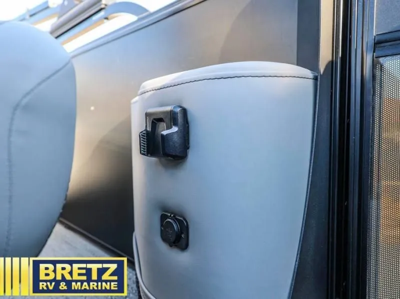 Slide: The Image of Aria A22UC 2025 - 33