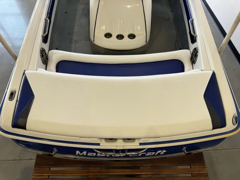 Slide: The Image of MasterCraft ProStar 190 1999 - 10