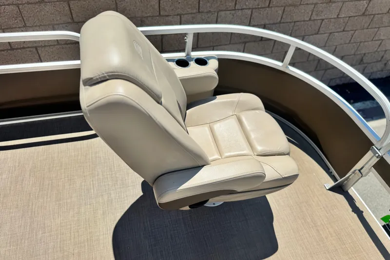 Slide: The Image of 2023 Sun Tracker SportFish 20 DLX boat seat with cup holders, beige upholstery. - 10