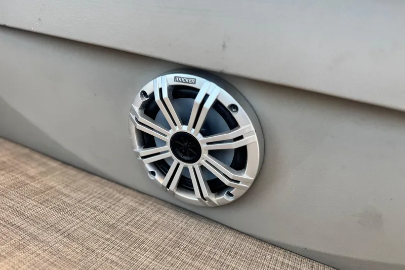 Slide: The Image of Kicker speaker on 2023 Sun Tracker SportFish 20 DLX boat, close-up view. - 15