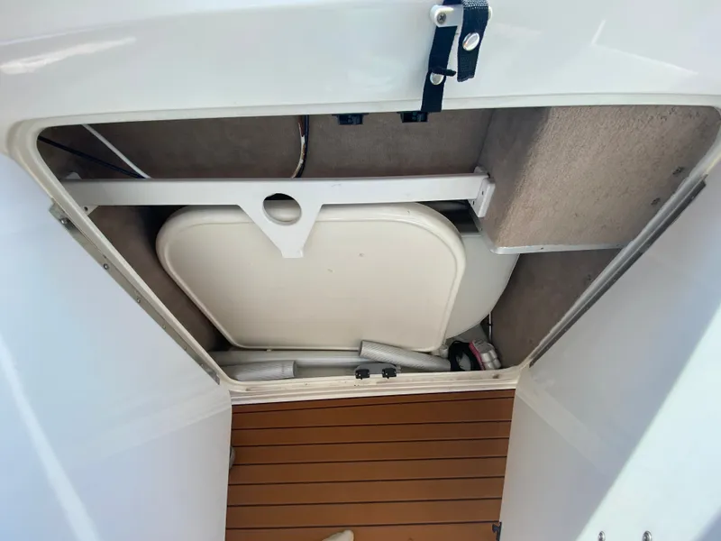 Slide: The Image of Sea Ray 450 Sundancer 1997 - 22