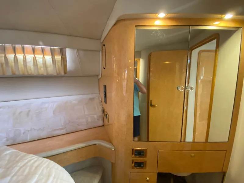 Slide: The Image of Sea Ray 450 Sundancer 1997 - 24