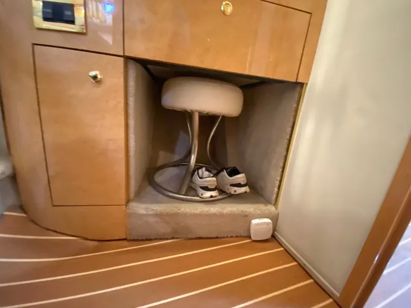 Slide: The Image of Sea Ray 450 Sundancer 1997 - 25